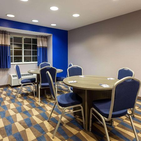 Microtel Inn & Suites By Wyndham Bethel/Danbury Kültér fotó