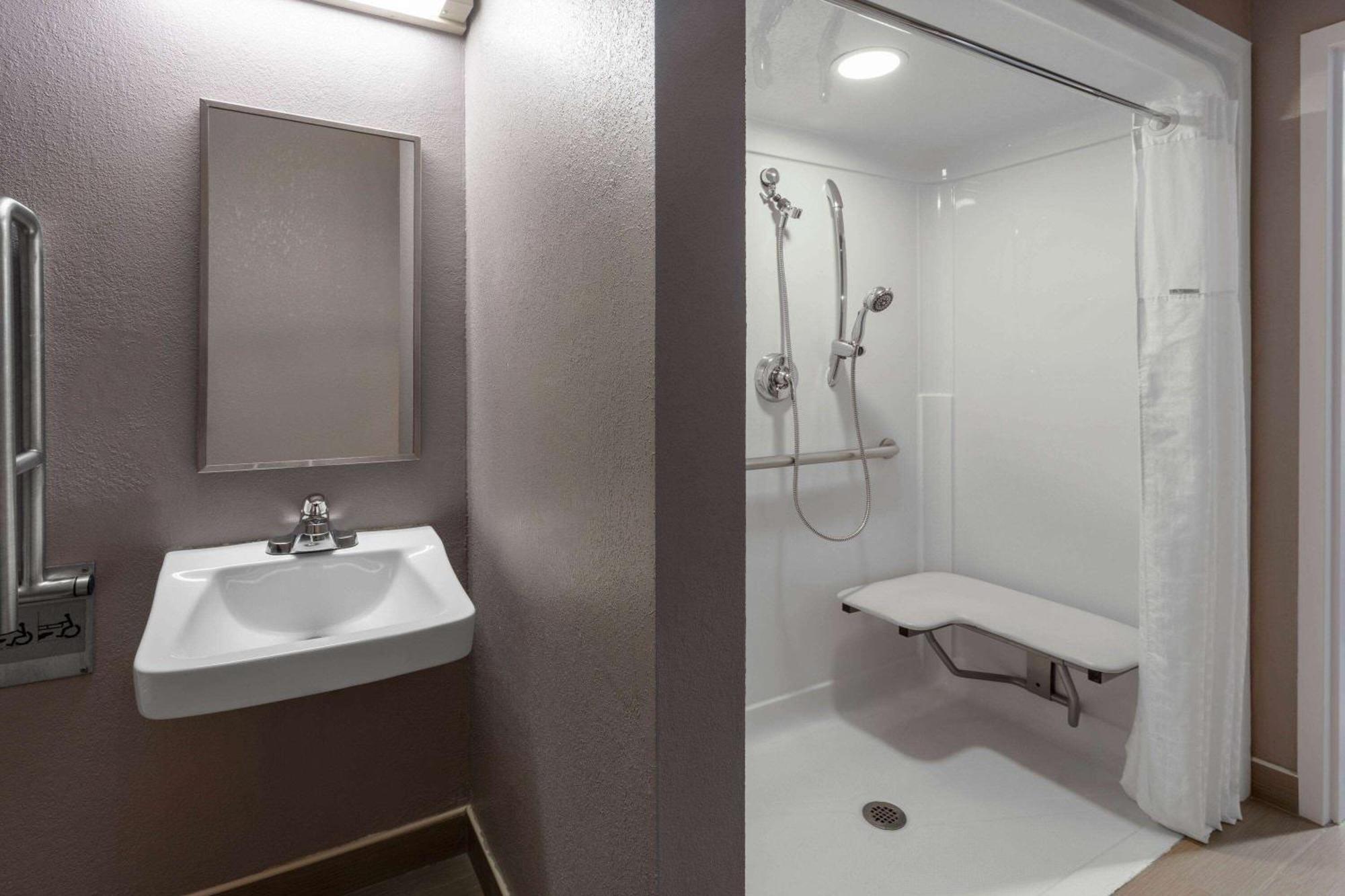 Microtel Inn & Suites By Wyndham Bethel/Danbury Kültér fotó