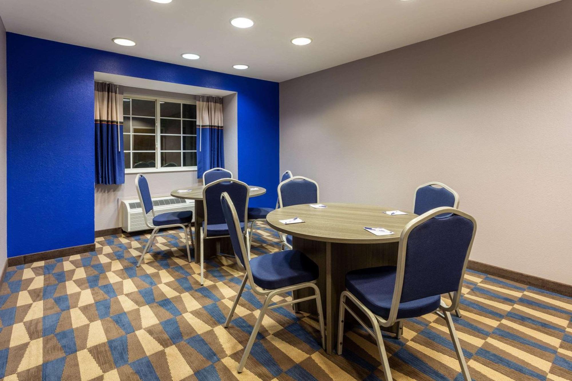 Microtel Inn & Suites By Wyndham Bethel/Danbury Kültér fotó
