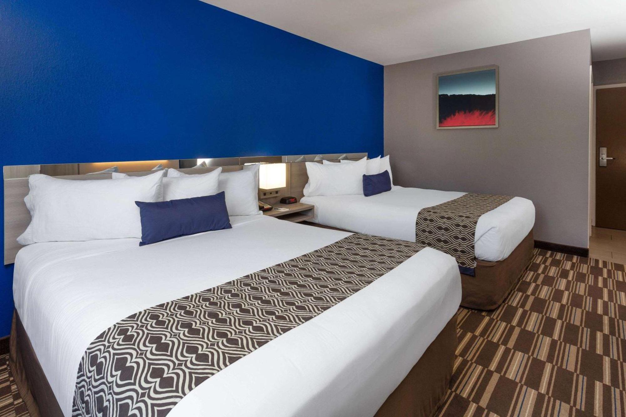 Microtel Inn & Suites By Wyndham Bethel/Danbury Kültér fotó