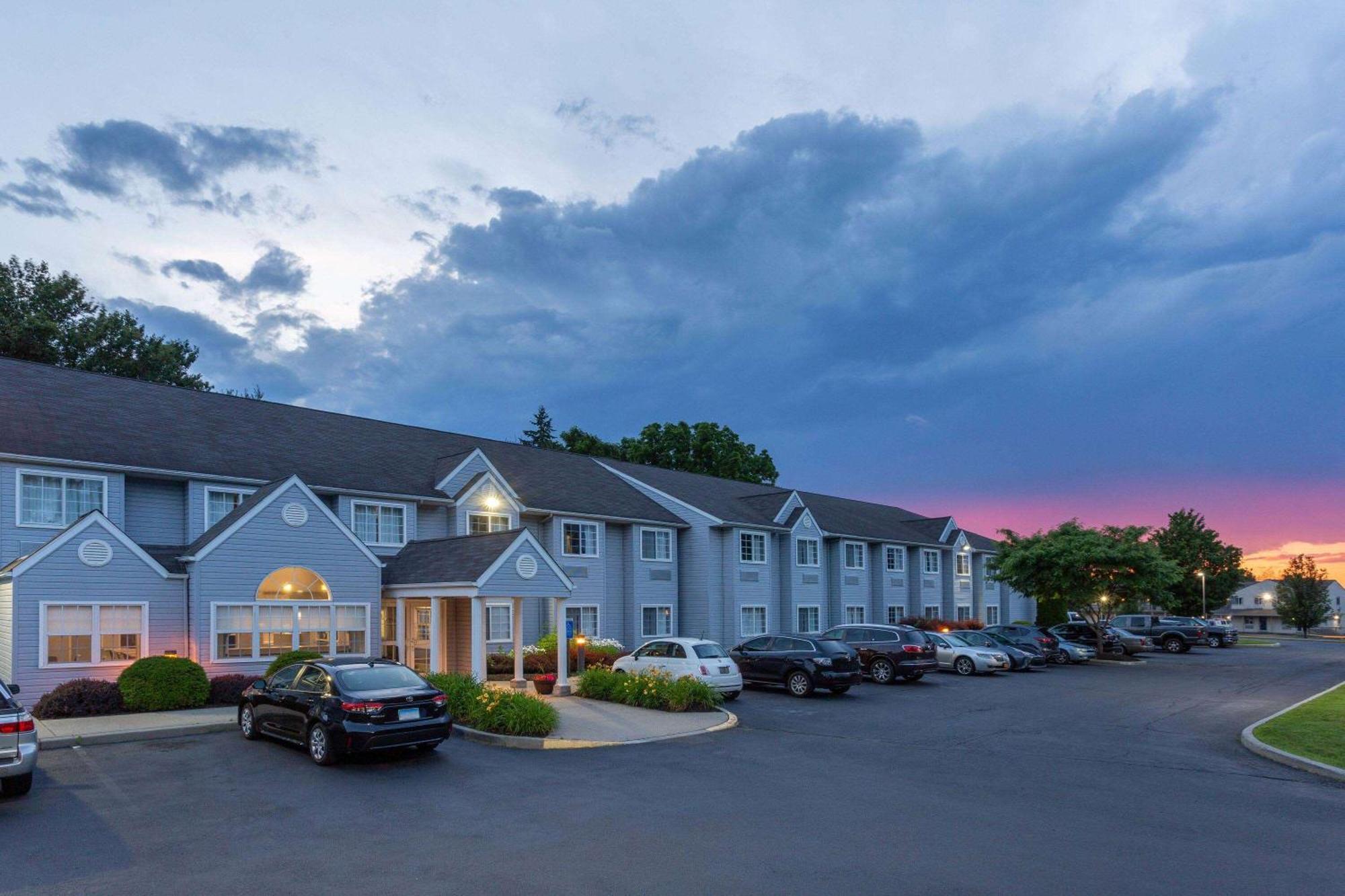 Microtel Inn & Suites By Wyndham Bethel/Danbury Kültér fotó