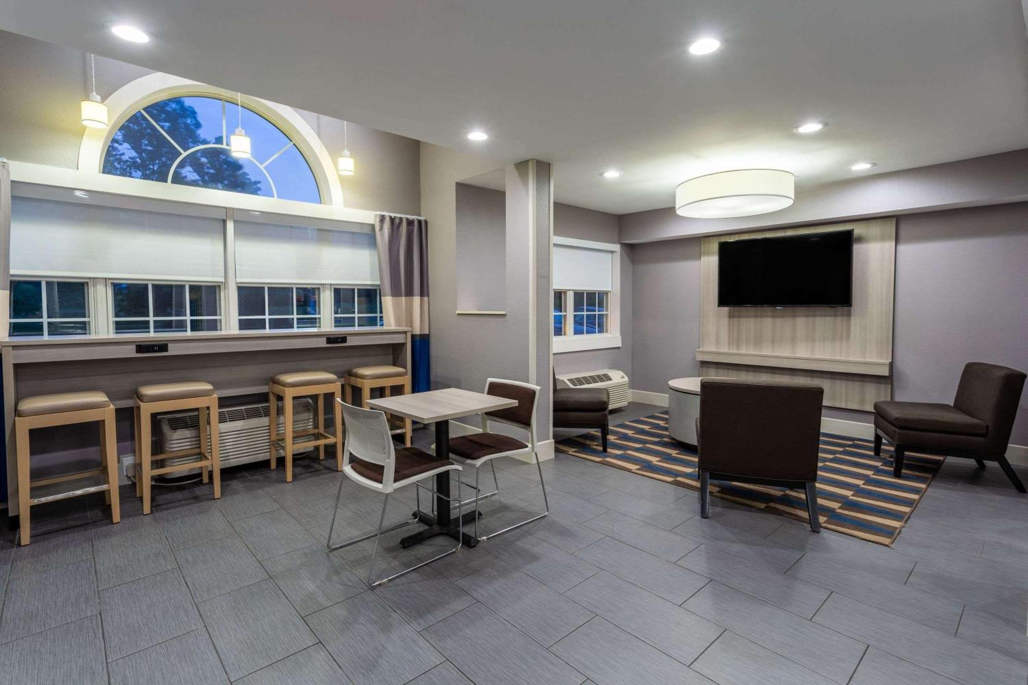 Microtel Inn & Suites By Wyndham Bethel/Danbury Kültér fotó